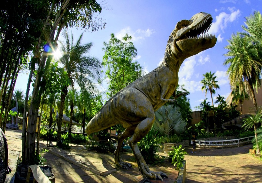 t-rex statue